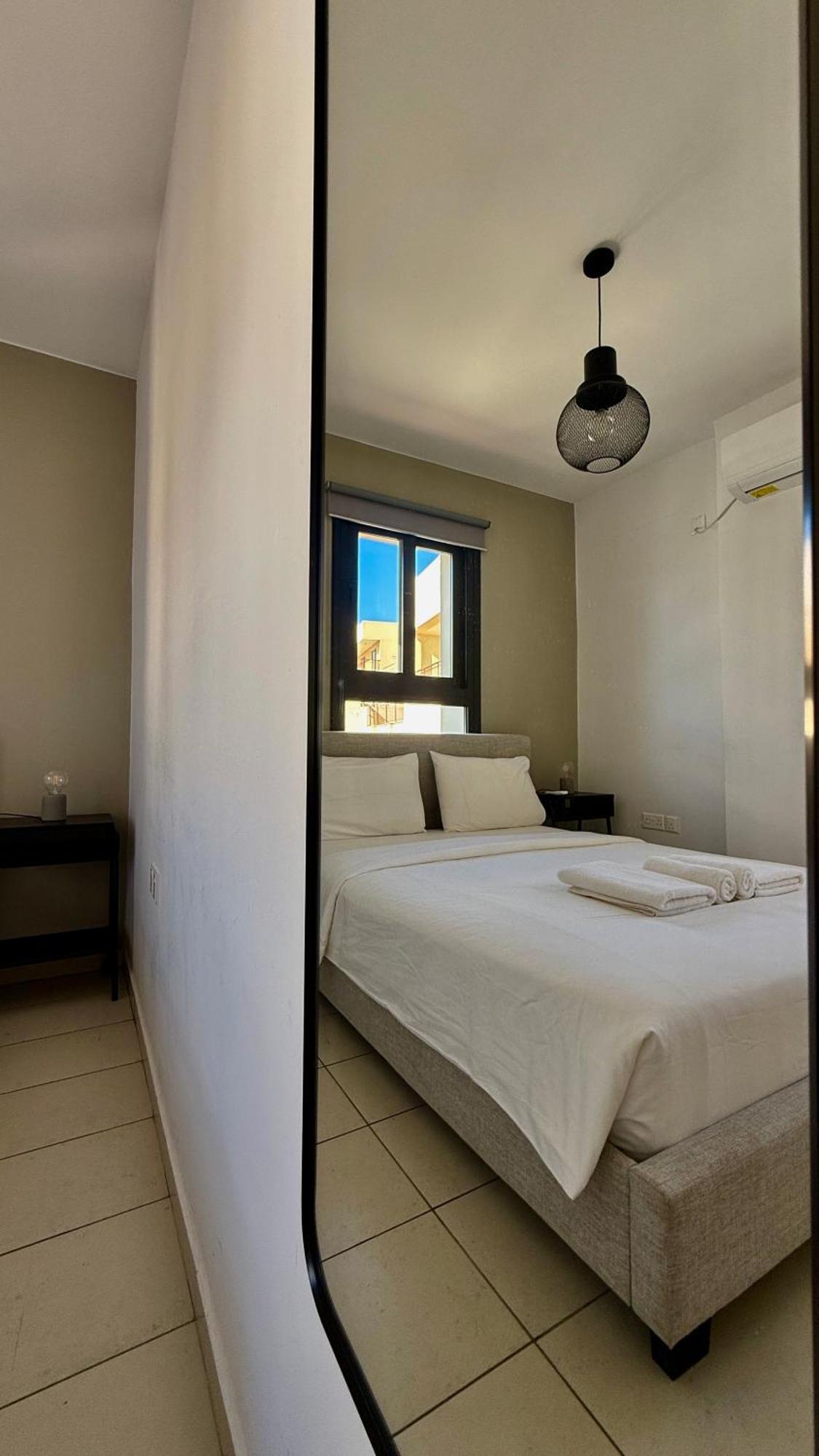Sea La Vie #1 - Luxury Seaview Apartment Paphos Extérieur photo